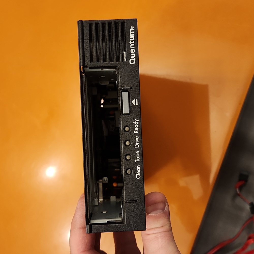 Quantum superloader tape drive